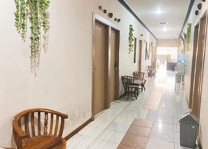 Central House Karimunjawa Mitra Reddoorz